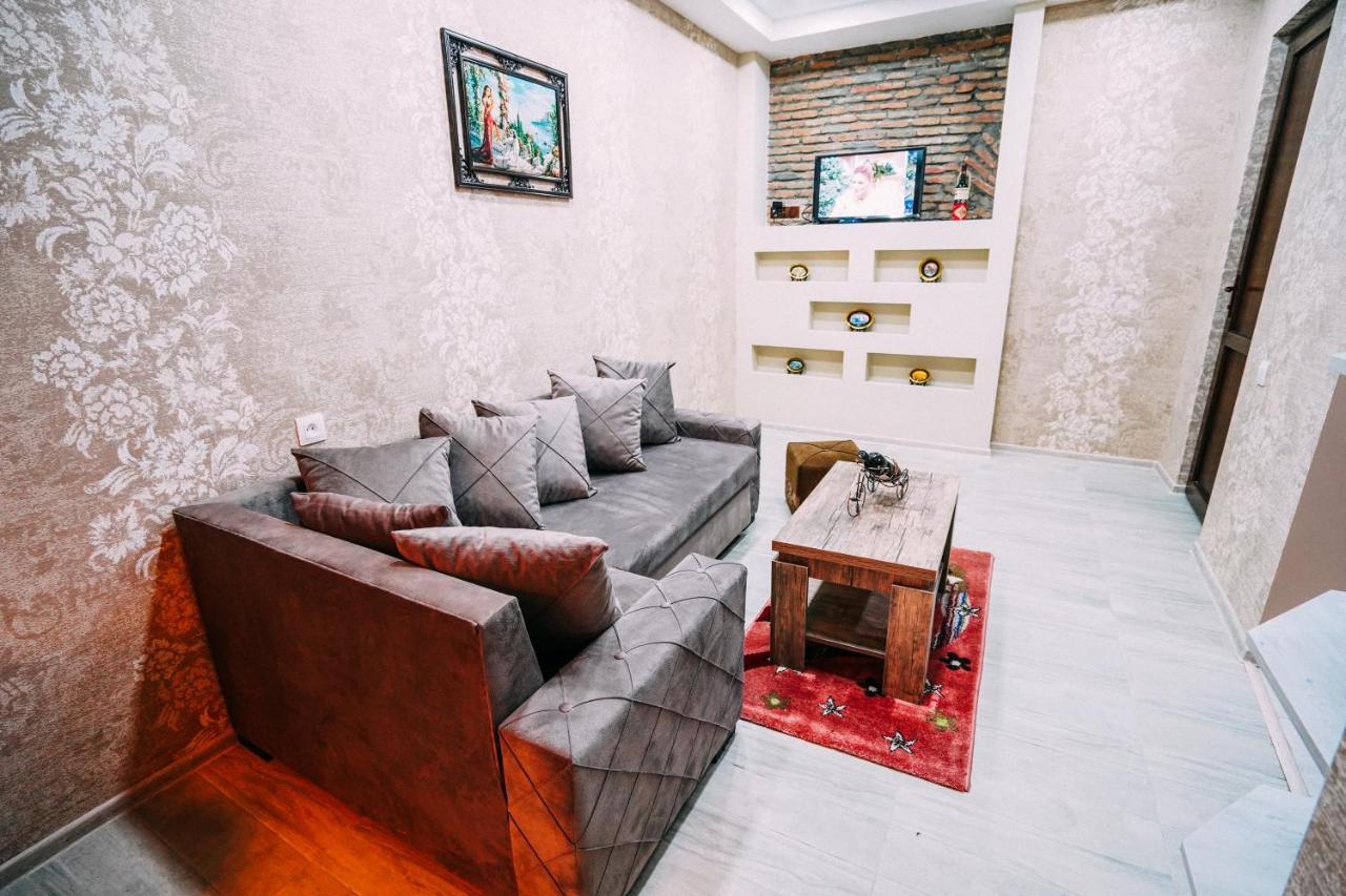 Second House Rustaveli Apartment Tbilisi Luaran gambar