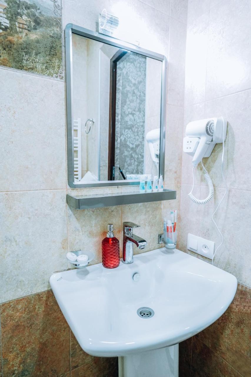 Second House Rustaveli Apartment Tbilisi Luaran gambar